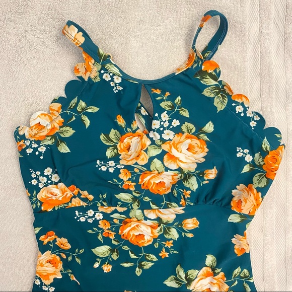 CUPSHE One Piece Bathing Suit - Picture 4 of 6